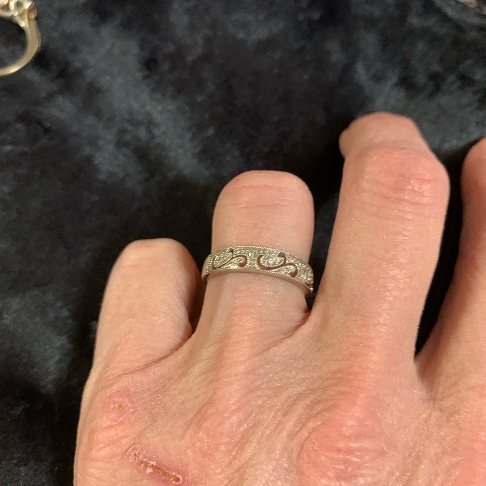Diamond white gold Filagree wedding band size 6 can be resized